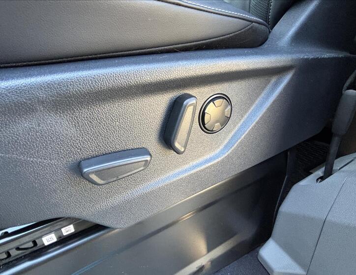 Ford Tourneo Custom 21