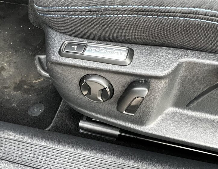 Volkswagen Passat Kombi 1,4 l 160 kw