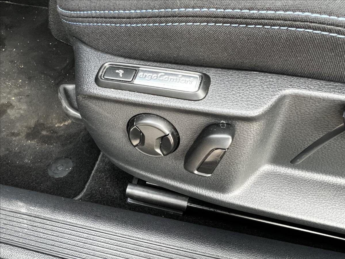 Volkswagen Passat Kombi 1,4 l 160 kw