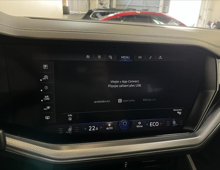 Volkswagen Touareg 8