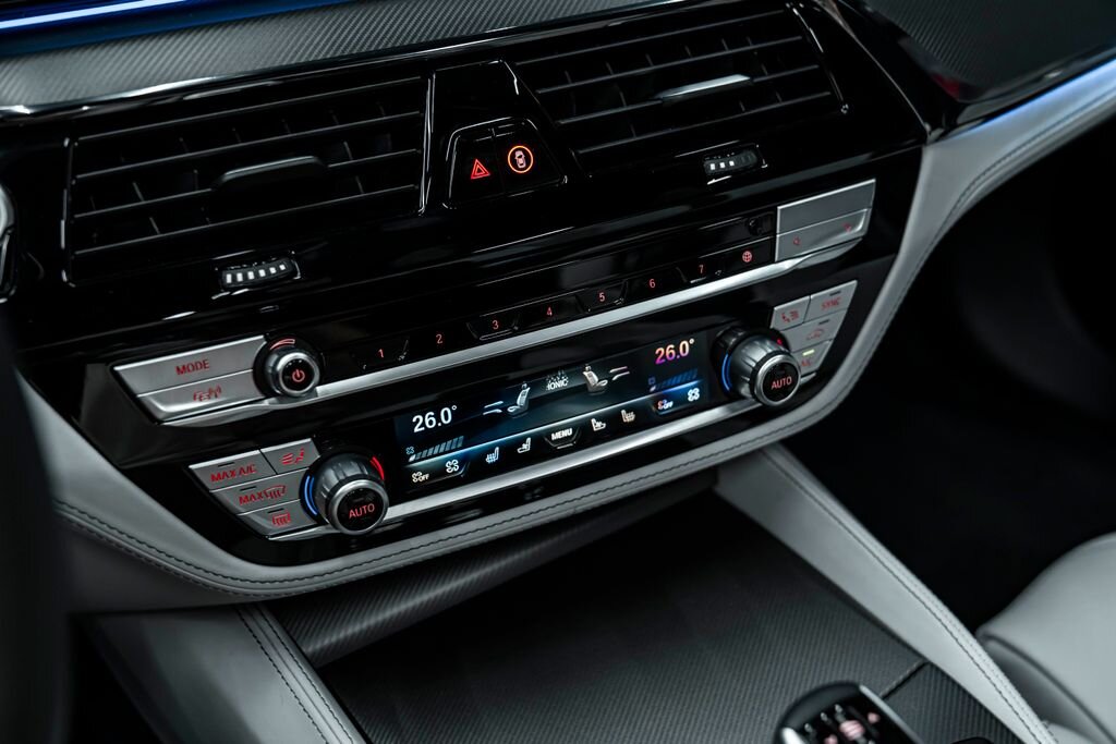 BMW M5 Sedan / Limuzína 4,4 l 460 kw