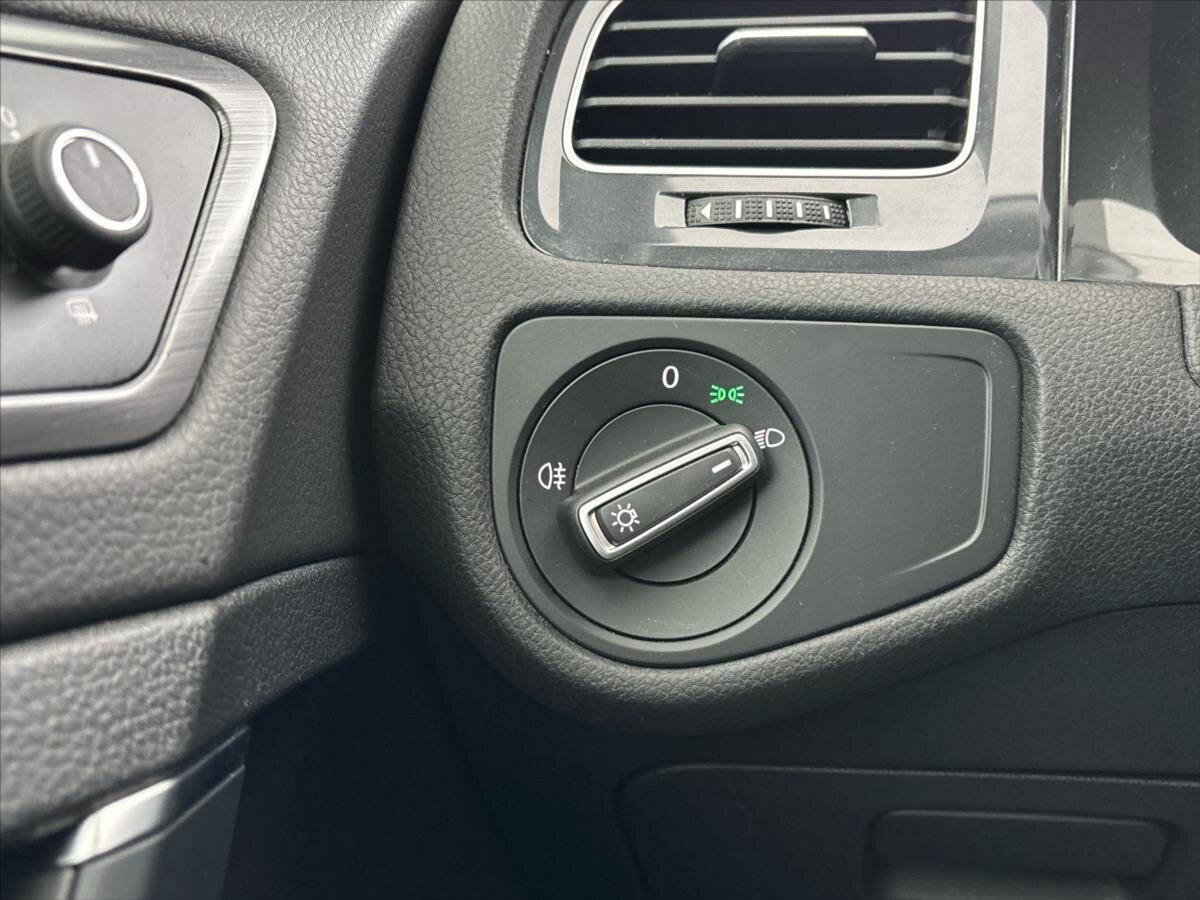 Volkswagen Golf Kombi 1,5 l 96 kw