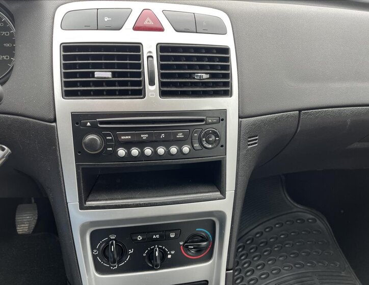 Peugeot 307 Hatchback 1,4 l 65 kw