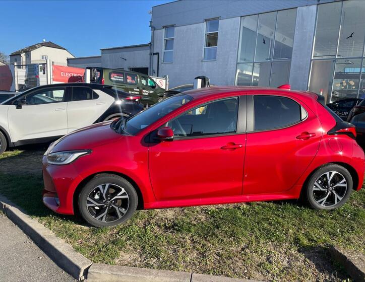 Toyota Yaris 5