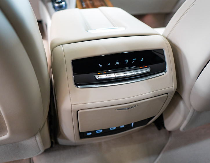 Cadillac Escalade 40