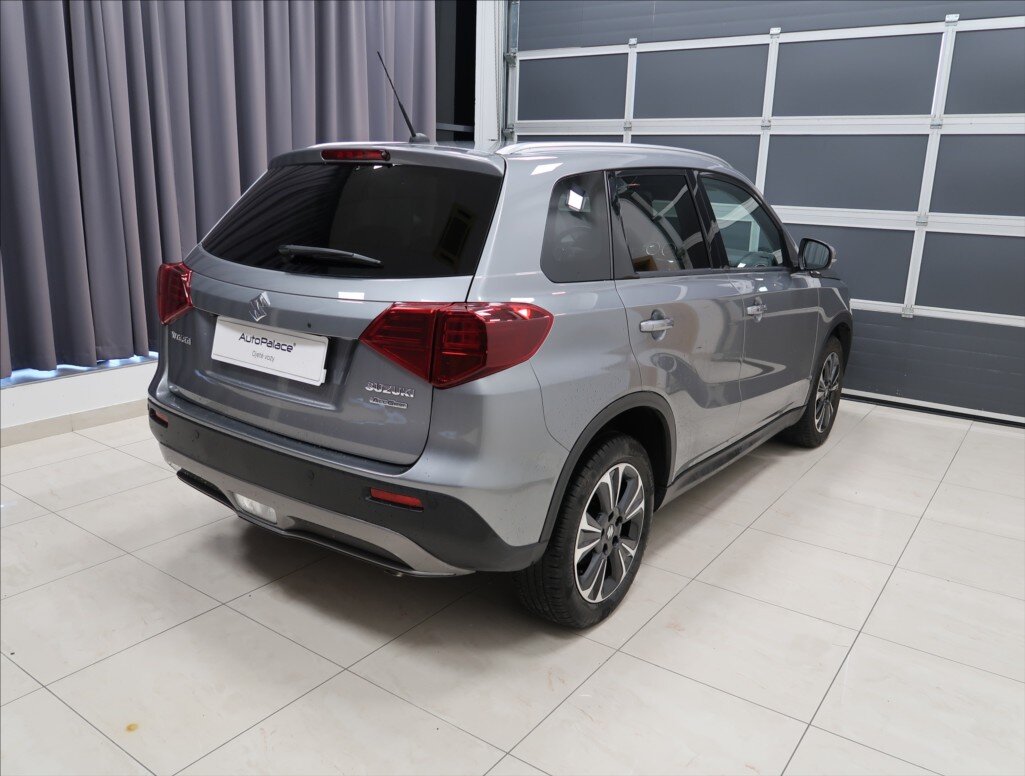 Suzuki Vitara SUV 1,4 l 103 kw