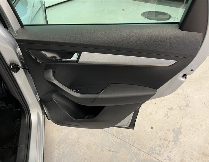 Škoda Karoq SUV 1,5 l 110 kw