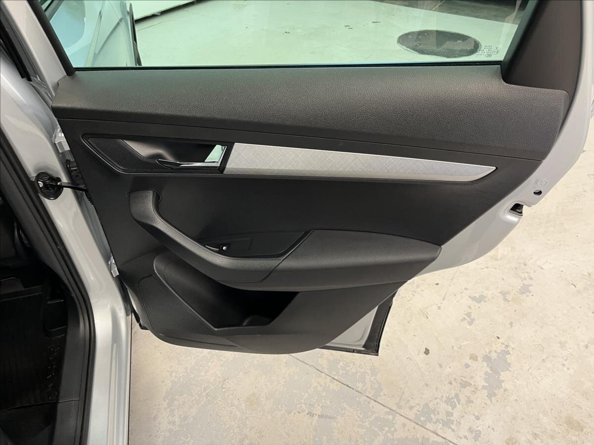 Škoda Karoq SUV 1,5 l 110 kw