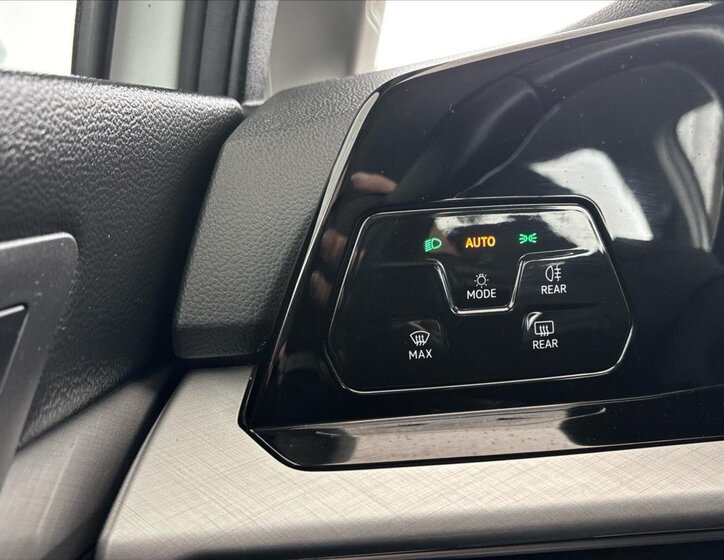 Volkswagen Golf Kombi 2,0 l 85 kw