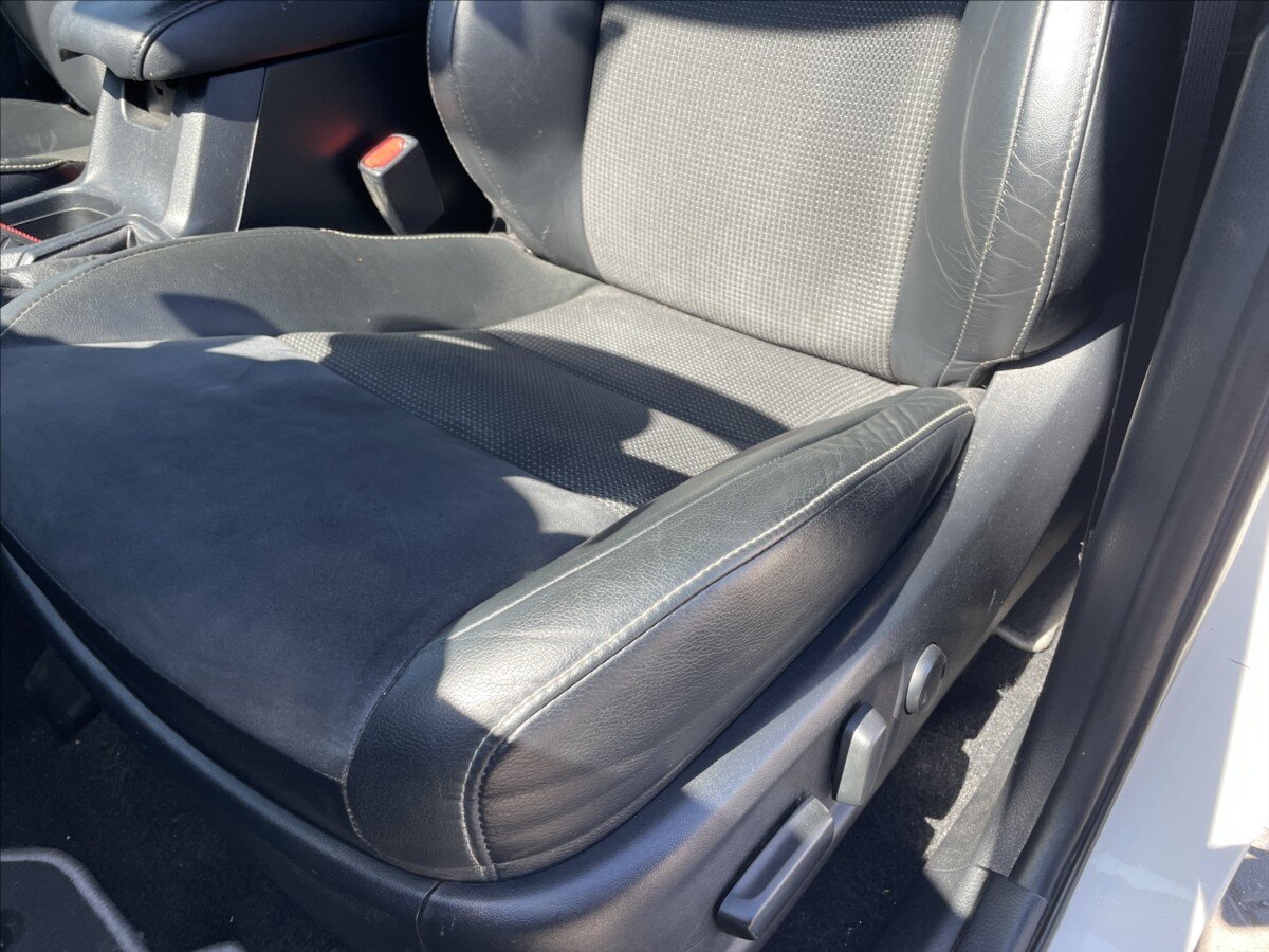 Toyota RAV4 SUV / Terénní 2,5 l 145 kw