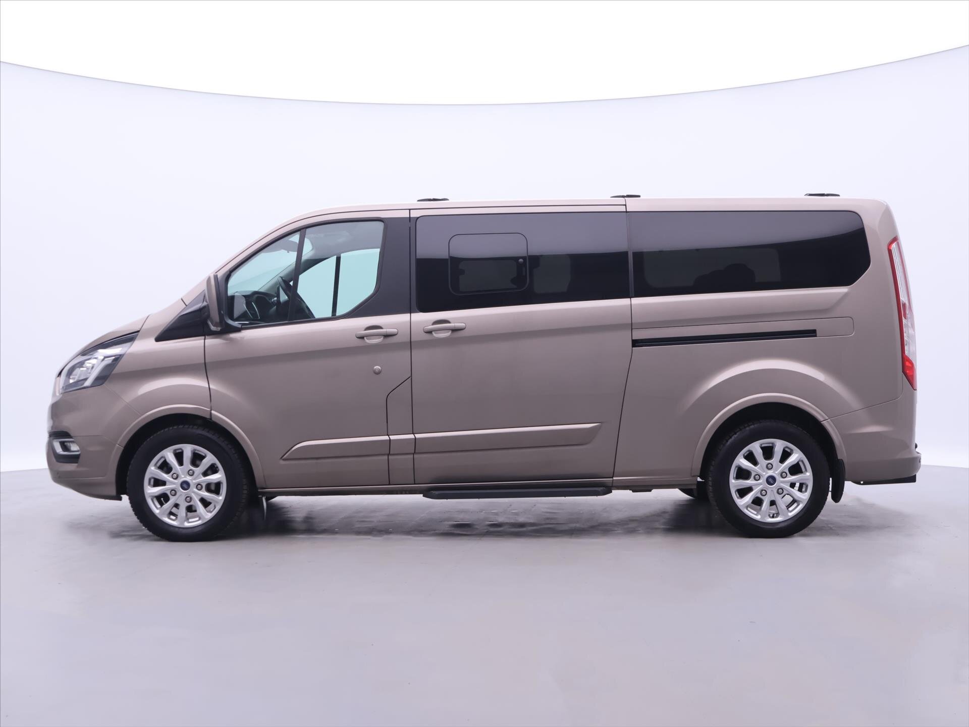 Ford Tourneo Custom Kombi 2,0 l 125 kw