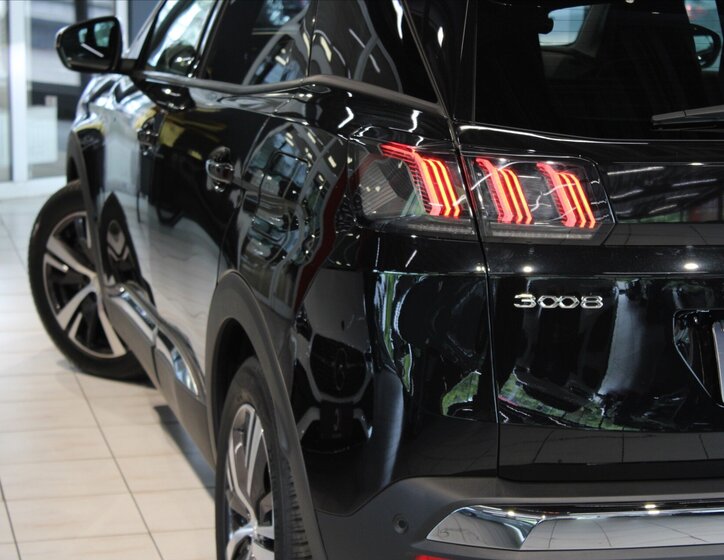Peugeot 3008 SUV / Terénní 1,6 l 165 kw