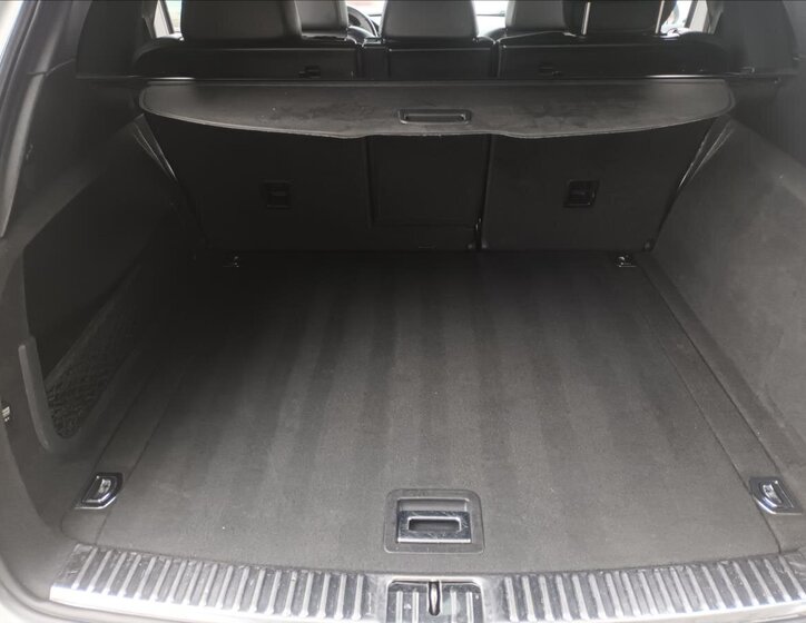 Porsche Cayenne Kombi 3,0 l 180 kw