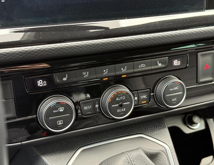 Volkswagen Multivan 29