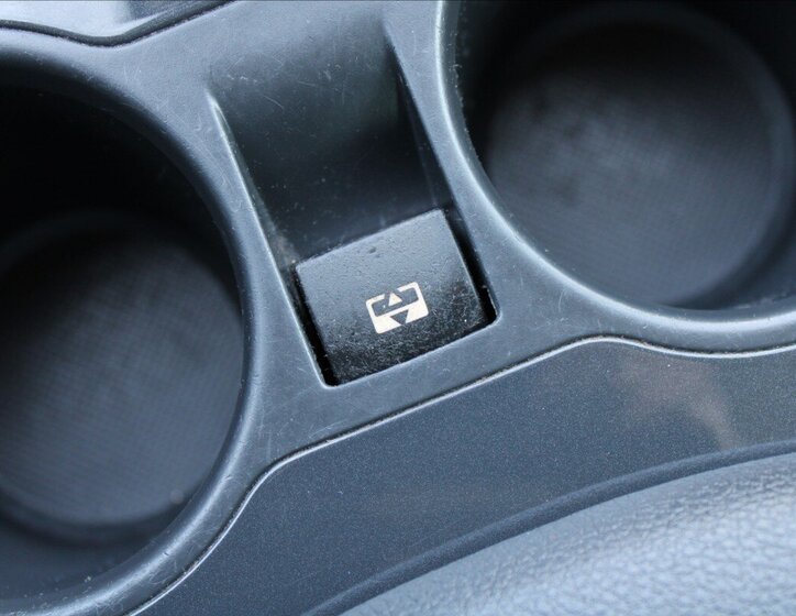 Peugeot 3008 MPV 1,6 l 80 kw