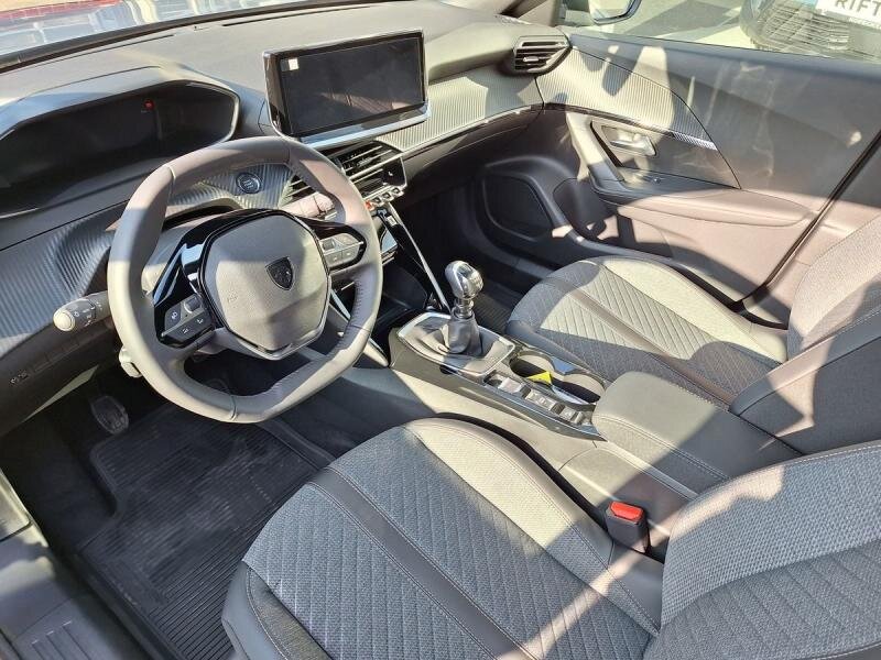 Peugeot 2008 SUV / Terénní 1,2 l 74 kw