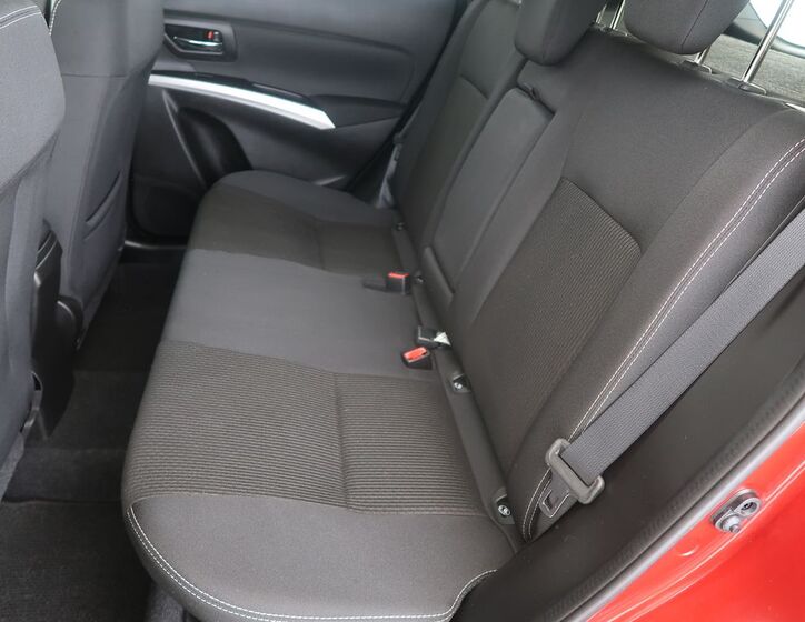 Suzuki SX4 S-Cross 10