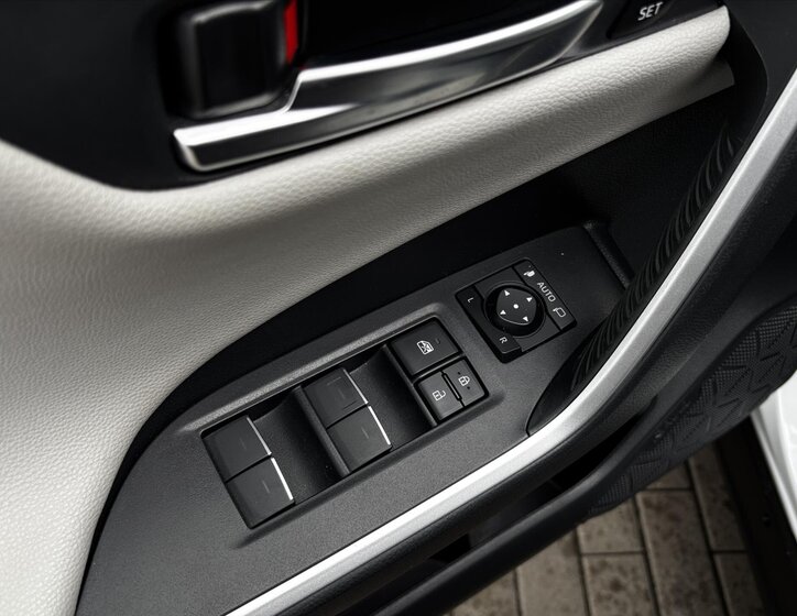 Toyota RAV4 SUV / Terénní 2,5 l 131 kw