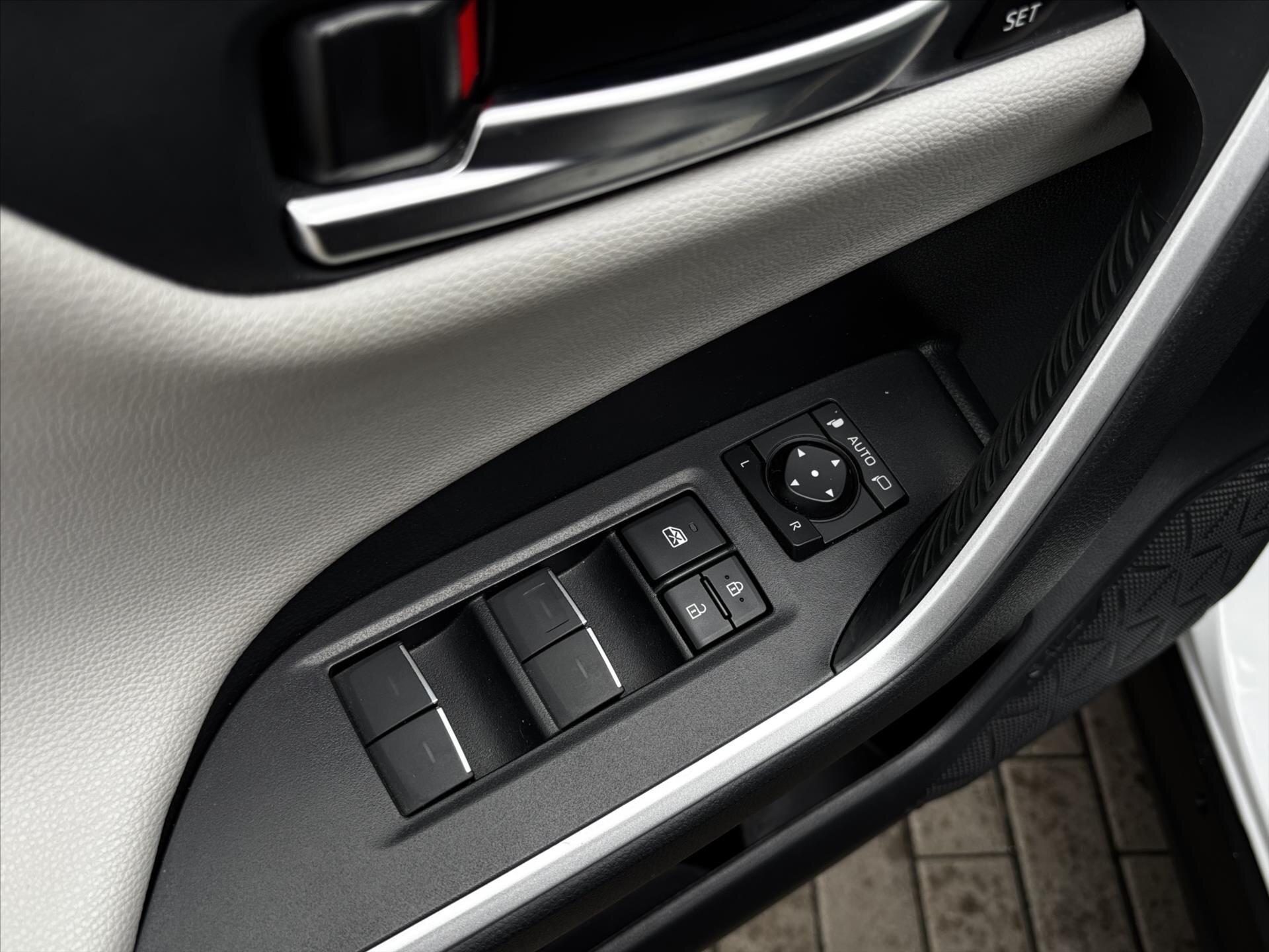 Toyota RAV4 SUV / Terénní 2,5 l 131 kw