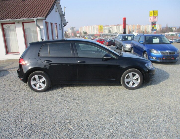 Volkswagen Golf Hatchback 1,2 l 77 kw