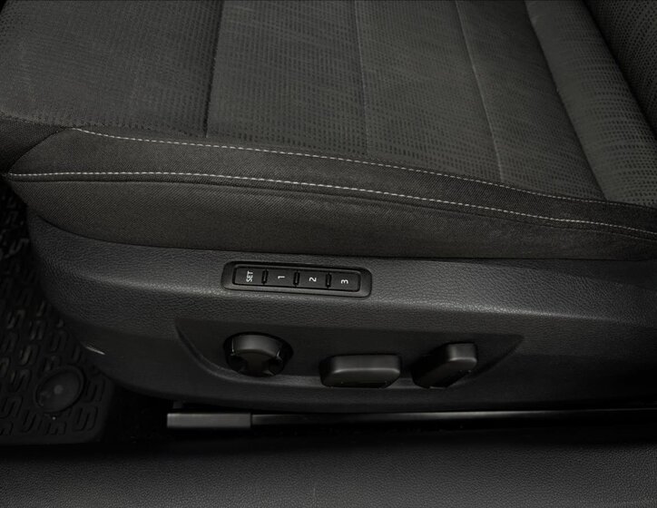 Škoda Superb Sedan / Limuzína 2,0 l 140 kw