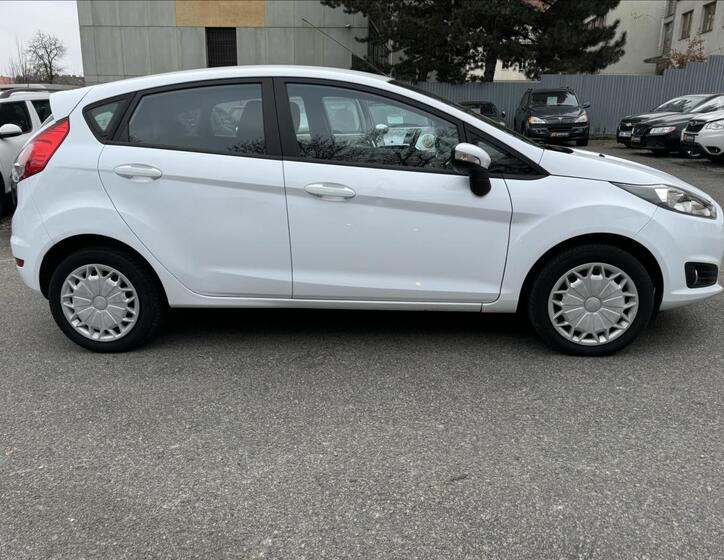 Ford Fiesta 13