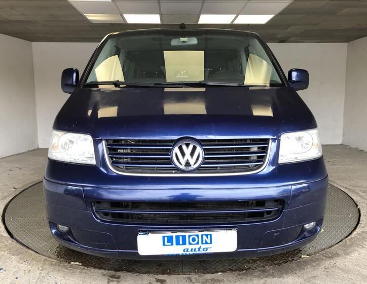 Volkswagen Multivan 2
