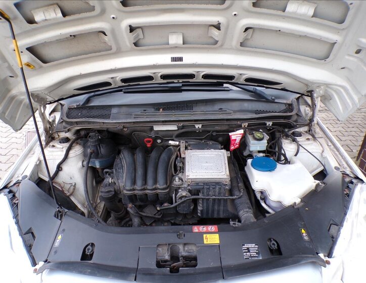 Mercedes-Benz Třídy B Kombi 2,0 l 100 kw