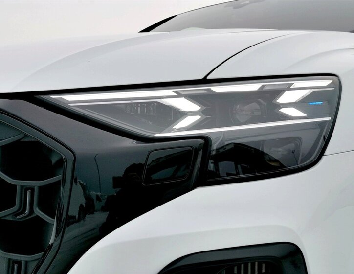 Audi Q8 SUV / Terénní 3,0 l 250 kw