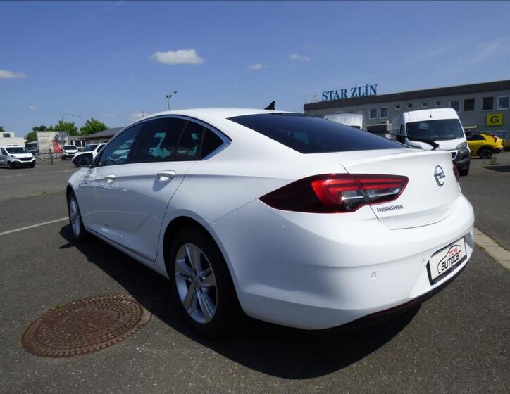 Opel Insignia 5