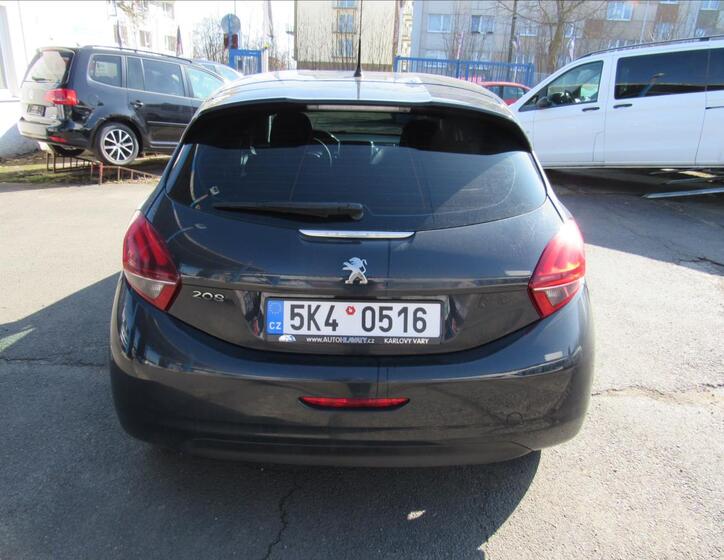 Peugeot 208 5