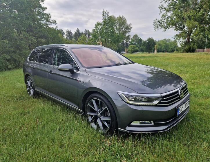 Volkswagen Passat 1
