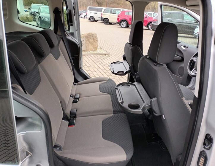 Ford Tourneo Courier MPV 1,5 l 55 kw