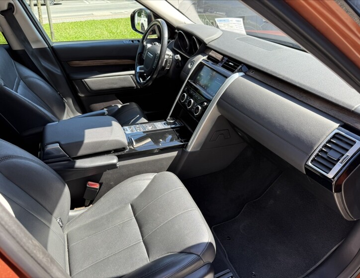 Land Rover Discovery 16