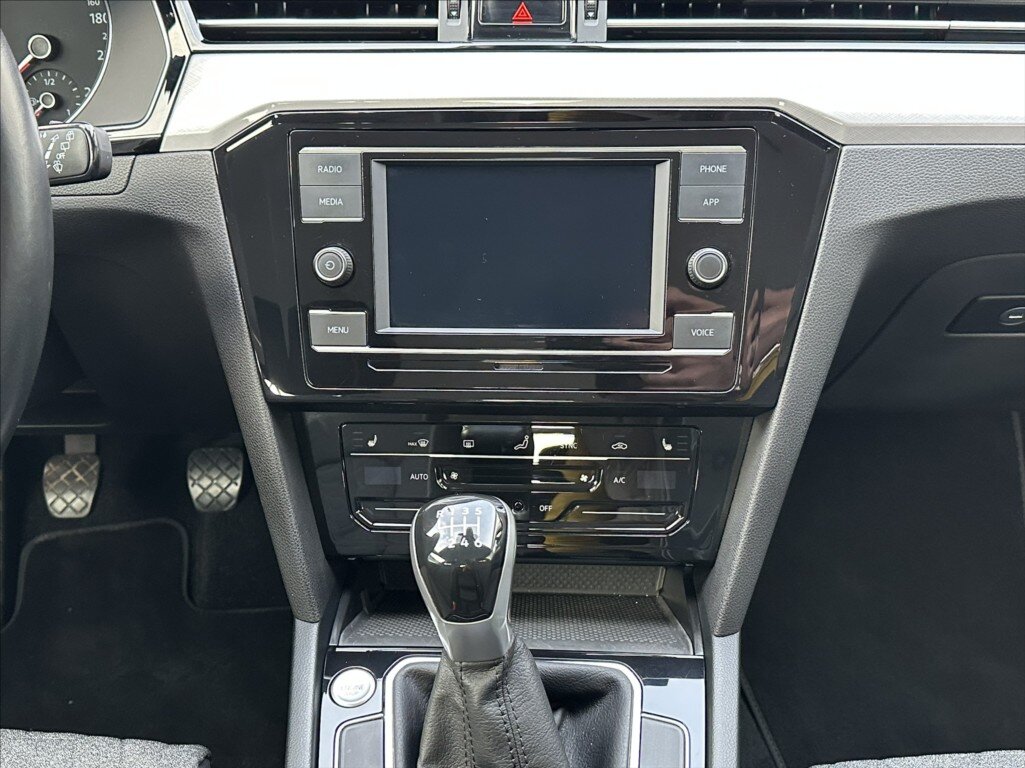 Volkswagen Passat Kombi 1,5 l 110 kw