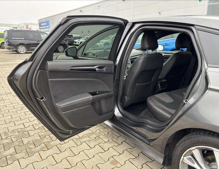 Ford Mondeo Liftback 1,5 l 121 kw