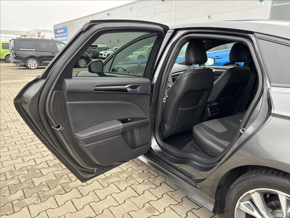 Ford Mondeo Liftback 1,5 l 121 kw