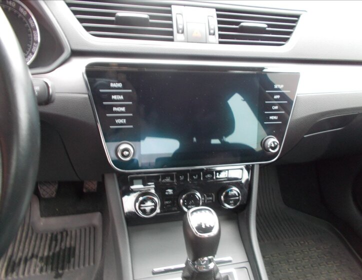 Škoda Superb Sedan / Limuzína 2,0 l 110 kw