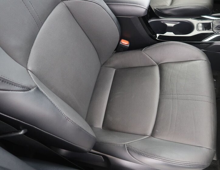 Toyota Corolla Cross Hatchback 2,0 l 112 kw