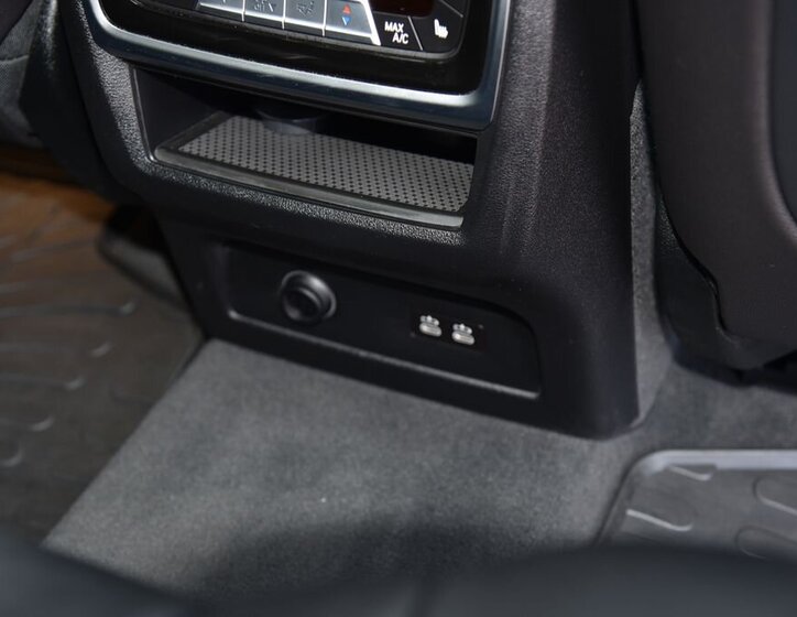 BMW X7 SUV / Terénní 3,0 l 195 kw