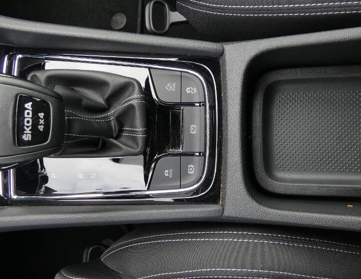 Škoda Karoq SUV / Terénní 2,0 l 110 kw