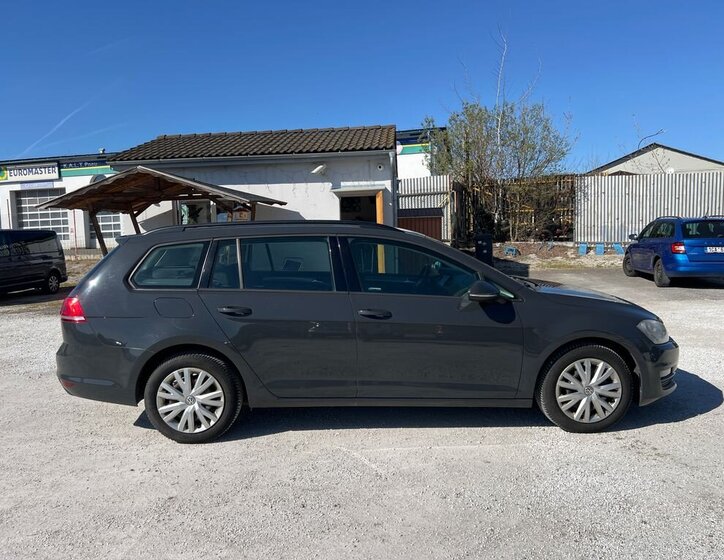 Volkswagen Golf Kombi 1,6 l 77 kw