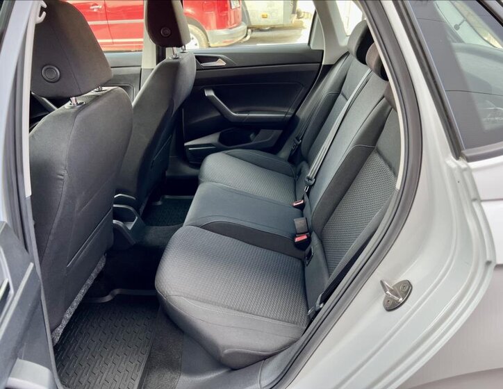 Volkswagen Polo Hatchback 999,0 70 kw