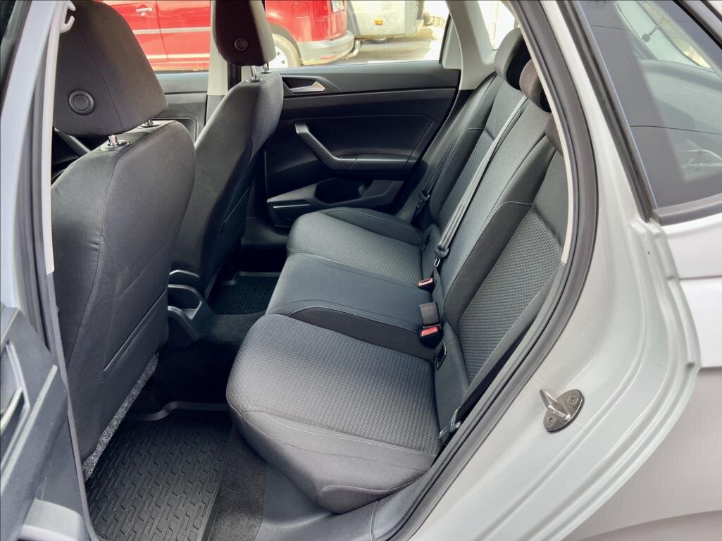 Volkswagen Polo Hatchback 999,0 70 kw