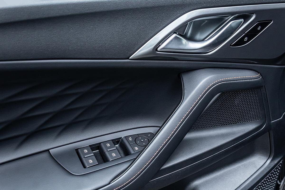 MG HS SUV / Terénní 1,5 l 165 kw