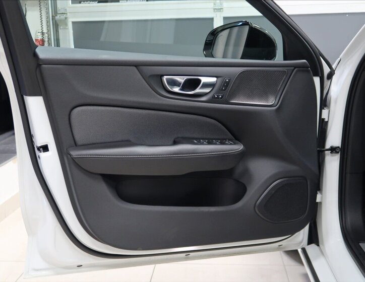 Volvo V60 Kombi 2,0 l 140 kw