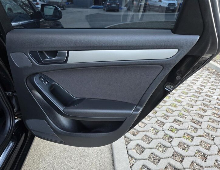 Audi A4 Kombi 2,0 l 88 kw