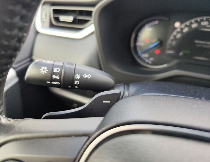 Toyota RAV4 SUV / Terénní 2,5 l 163 kw