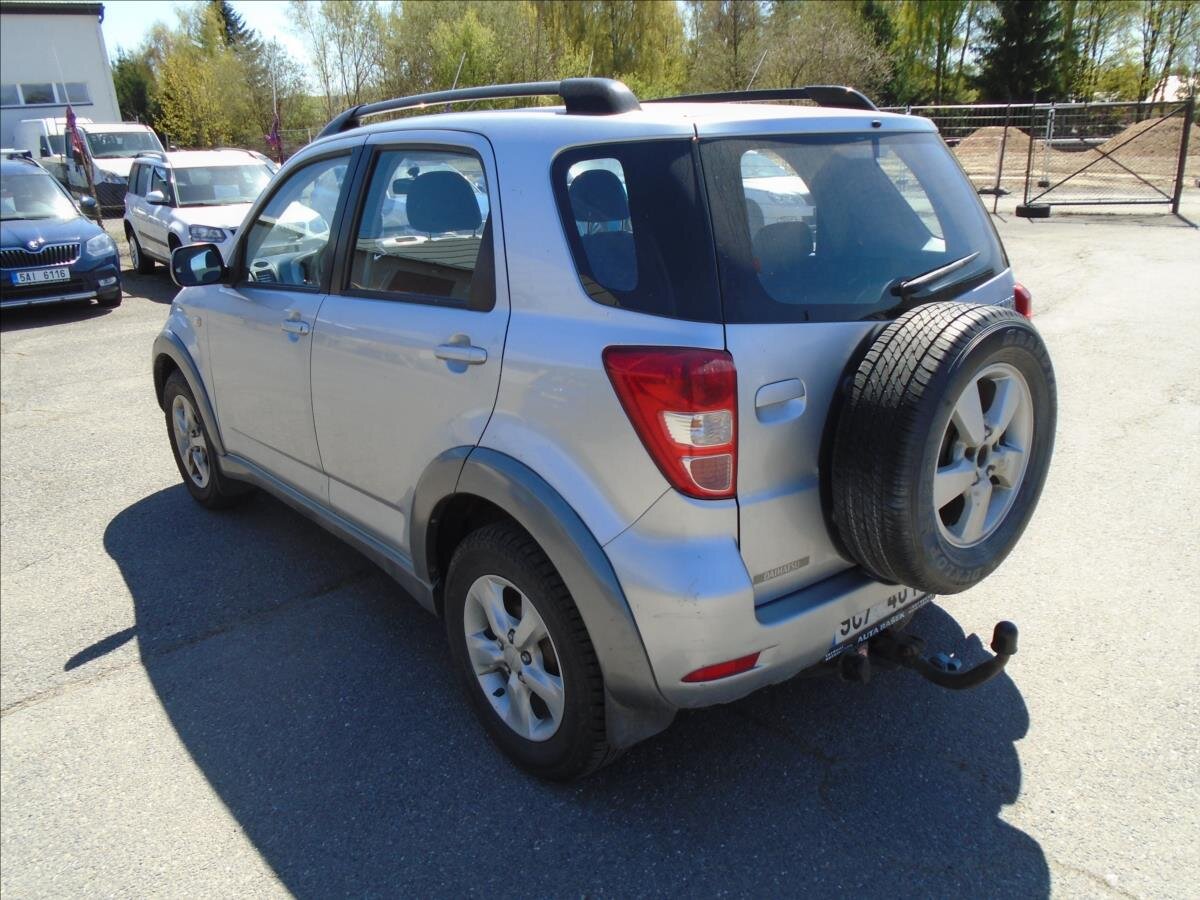 Daihatsu Terios SUV / Terénní 1,5 l 77 kw