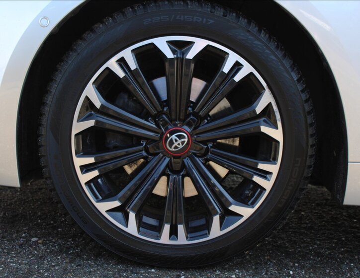 Toyota Corolla Kombi 2,0 l 112 kw